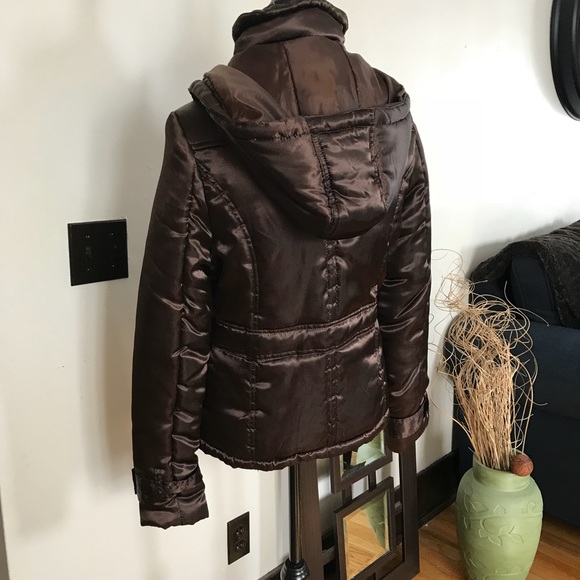 Beautiful brown coat in excellent condition. - Picture 7 of 8
